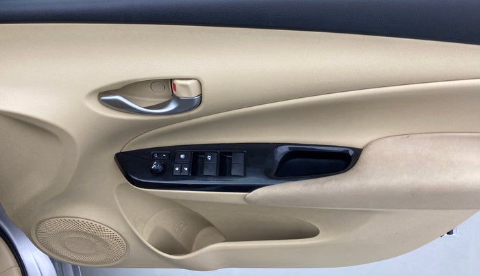 2018 Toyota YARIS G MT, Petrol, Manual, 27,927 km, Driver Side Door Panels Control