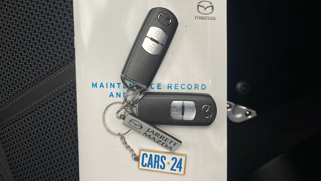 2018 Mazda Mazda3 Sp25, Automatic, 22458 km, Key Close-up