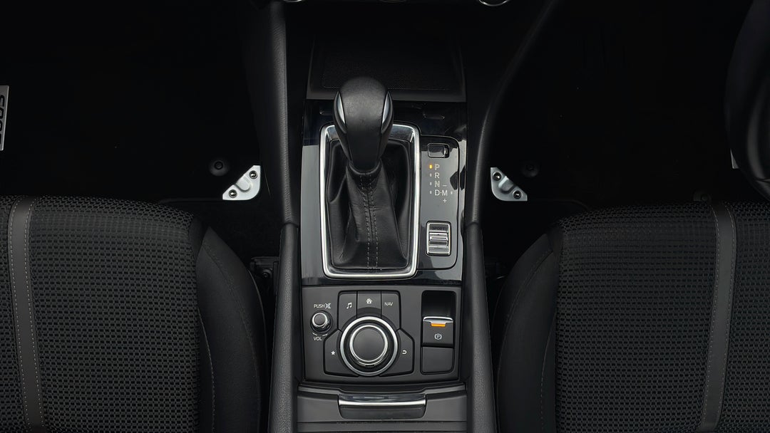 2018 Mazda Mazda3 Sp25, Automatic, 22458 km, Gear Lever 