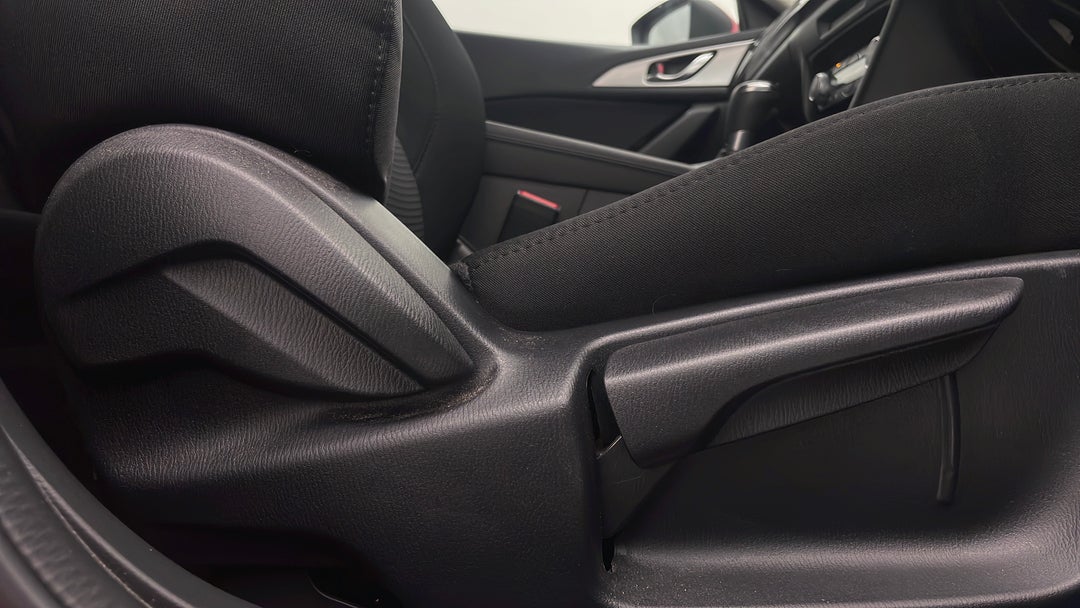2018 Mazda Mazda3 Sp25, Automatic, 22458 km, Drivers Side Adjustment Panel