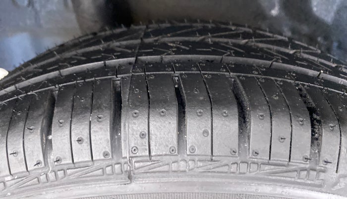 2015 Honda Brio 1.2 S MT I VTEC, Petrol, Manual, 53,268 km, Right Rear Tyre Tread