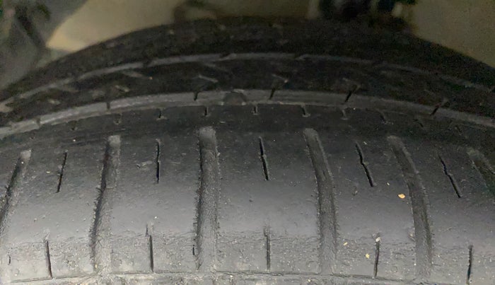 2015 Hyundai Xcent S 1.2, Petrol, Manual, 91,153 km, Left Front Tyre Tread