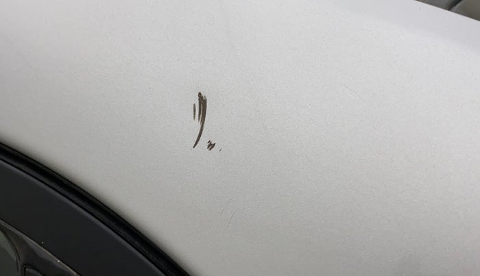 2015 Hyundai Xcent S 1.2, Petrol, Manual, 91,153 km, Left C pillar - Minor scratches