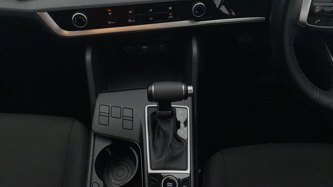 2024 Kia Sportage S (fwd), Automatic, 14477 km, Gear Lever 