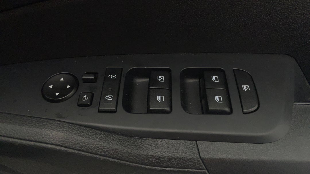 2024 Kia Sportage S (fwd), Automatic, 14477 km, Drivers Side Door Panel Controls