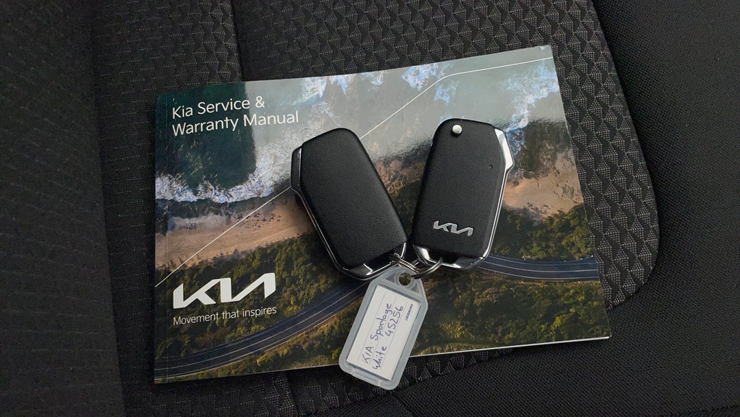 2024 Kia Sportage S (fwd), Automatic, 14477 km, Key Close-up