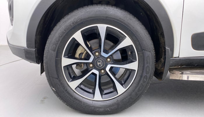 2021 Tata NEXON XZ PLUS DIESEL DUAL TONE, Diesel, Manual, 73,053 km, Left Front Wheel