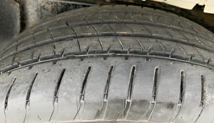 2018 Mahindra Scorpio S3 2WD, Diesel, Manual, 57,807 km, Left Rear Tyre Tread