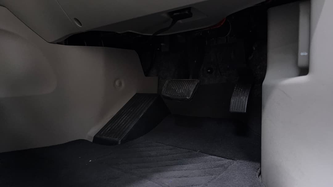 2019 Kia Carnival S, Automatic, 45561 km, Pedals and Footmat