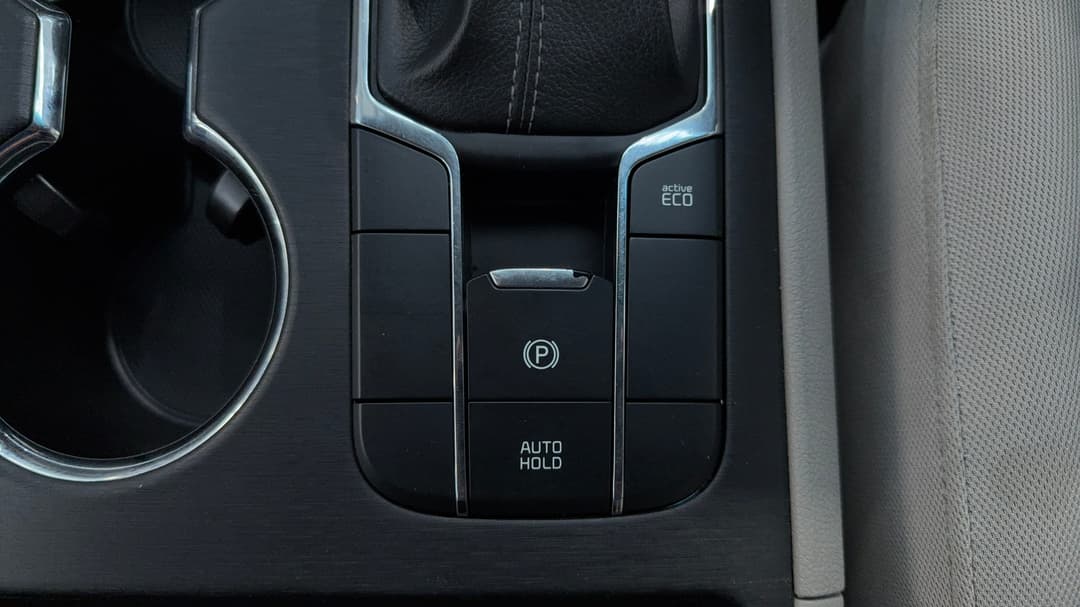 2019 Kia Carnival S, Automatic, 45561 km, Handbrake