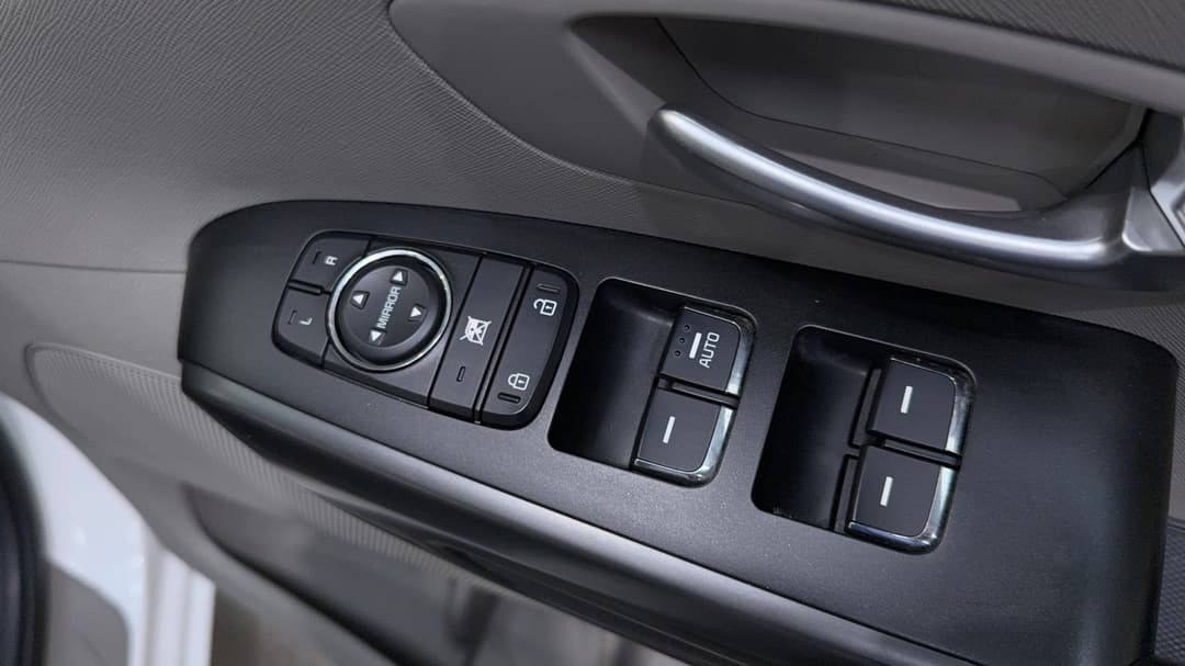 2019 Kia Carnival S, Automatic, 45561 km, Drivers Side Door Panel Controls