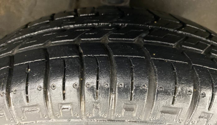 2017 Maruti Alto 800 LXI, Petrol, Manual, 15,729 km, Right Front Tyre Tread