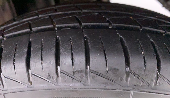 2021 Maruti Alto VXI, Petrol, Manual, 8,353 km, Left Rear Tyre Tread