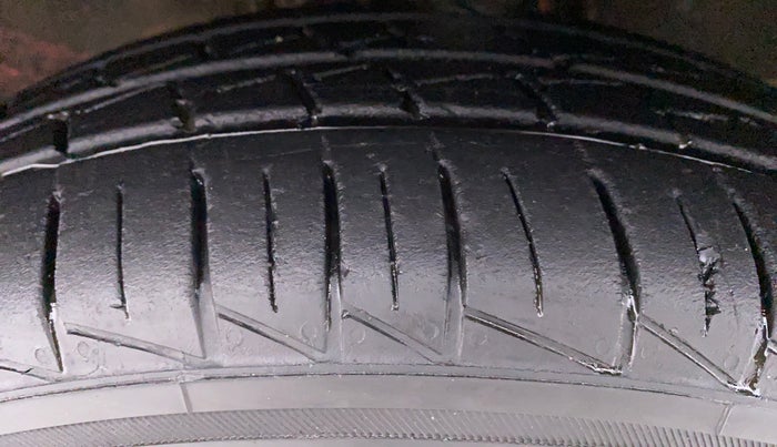 2021 Maruti Alto VXI, Petrol, Manual, 8,353 km, Left Front Tyre Tread
