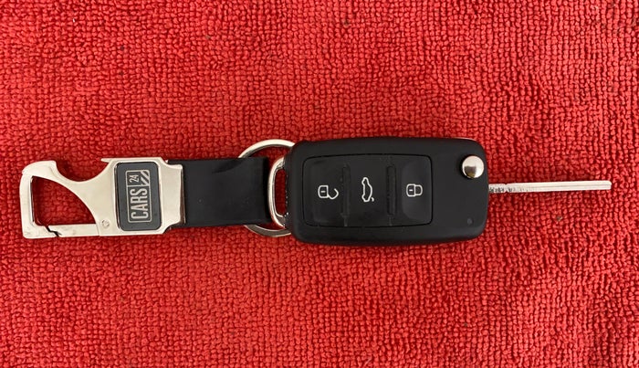 2016 Volkswagen Ameo COMFORTLINE 1.2, Petrol, Manual, 48,779 km, Key Close Up
