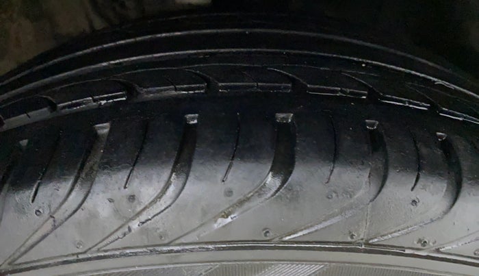 2016 Volkswagen Ameo COMFORTLINE 1.2, Petrol, Manual, 48,779 km, Right Front Tyre Tread