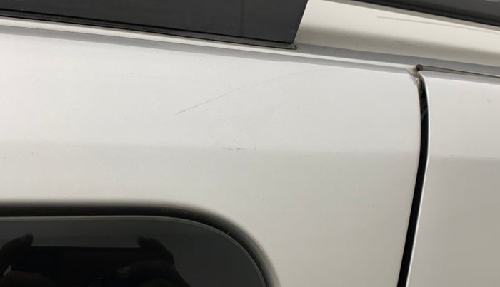 2018 Renault Duster RXS CVT, Petrol, Automatic, 72,891 km, Right C pillar - Minor scratches