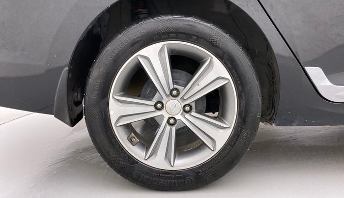 2018 Hyundai Verna 1.6 SX (O) CRDI MT, Diesel, Manual, 83,383 km, Right Rear Wheel