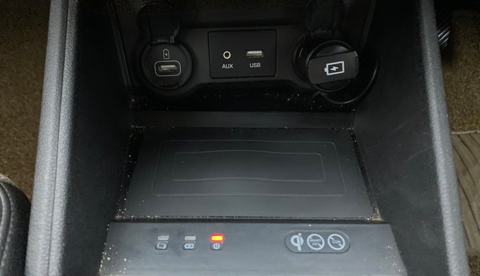 2018 Hyundai Verna 1.6 SX (O) CRDI MT, Diesel, Manual, 83,383 km, Wireless Charger