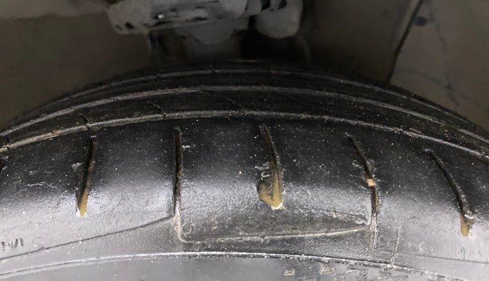 2018 Hyundai Verna 1.6 SX (O) CRDI MT, Diesel, Manual, 83,383 km, Right Front Tyre Tread
