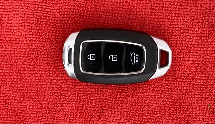 2018 Hyundai Verna 1.6 SX (O) CRDI MT, Diesel, Manual, 83,383 km, Lock system - Remote key not functional