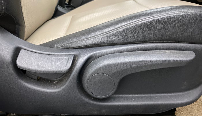 2018 Hyundai Verna 1.6 SX (O) CRDI MT, Diesel, Manual, 83,383 km, Driver Side Adjustment Panel