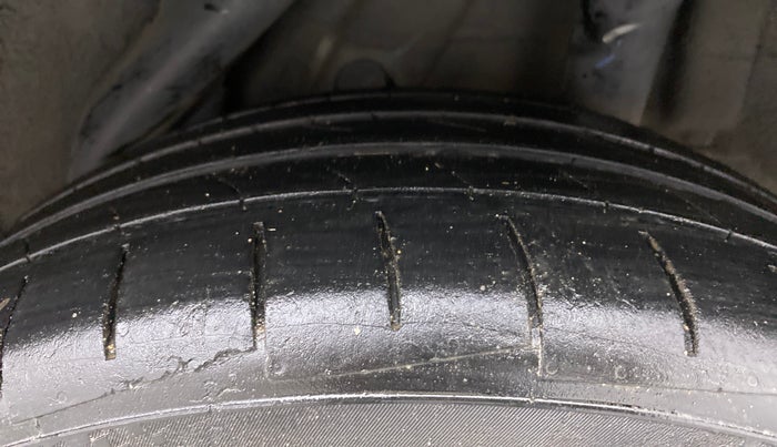 2018 Hyundai Verna 1.6 SX (O) CRDI MT, Diesel, Manual, 83,383 km, Left Rear Tyre Tread