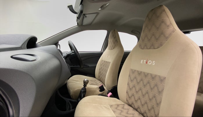 2013 Toyota Etios Liva GD, Diesel, Manual, 54,129 km, Right Side Front Door Cabin