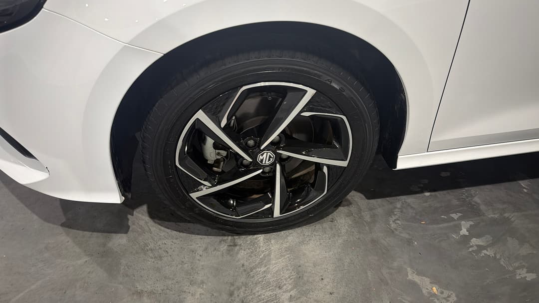 2023 MG Mg5 Essence, Automatic, 25887 km, Left Front Wheel