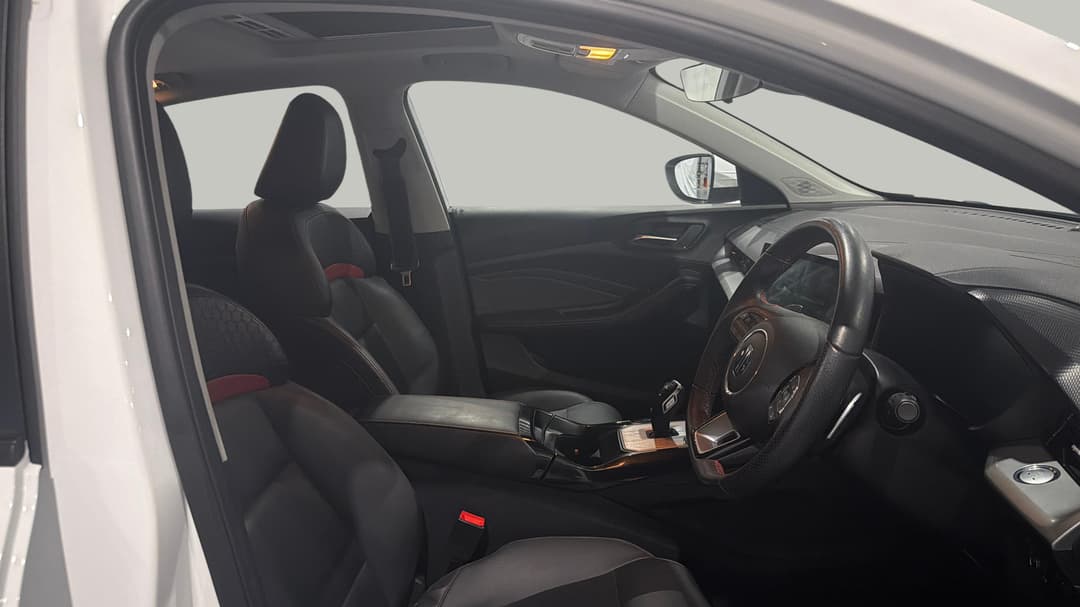 2023 MG Mg5 Essence, Automatic, 25887 km, Right Side Front Door Cabin View