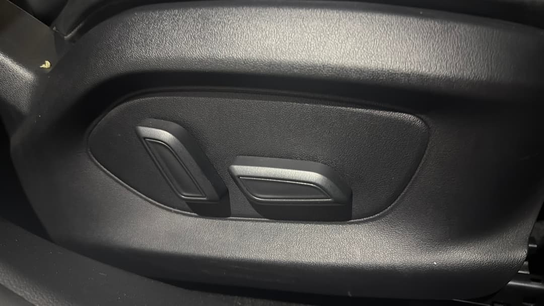 2023 MG Mg5 Essence, Automatic, 25887 km, Drivers Side Adjustment Panel