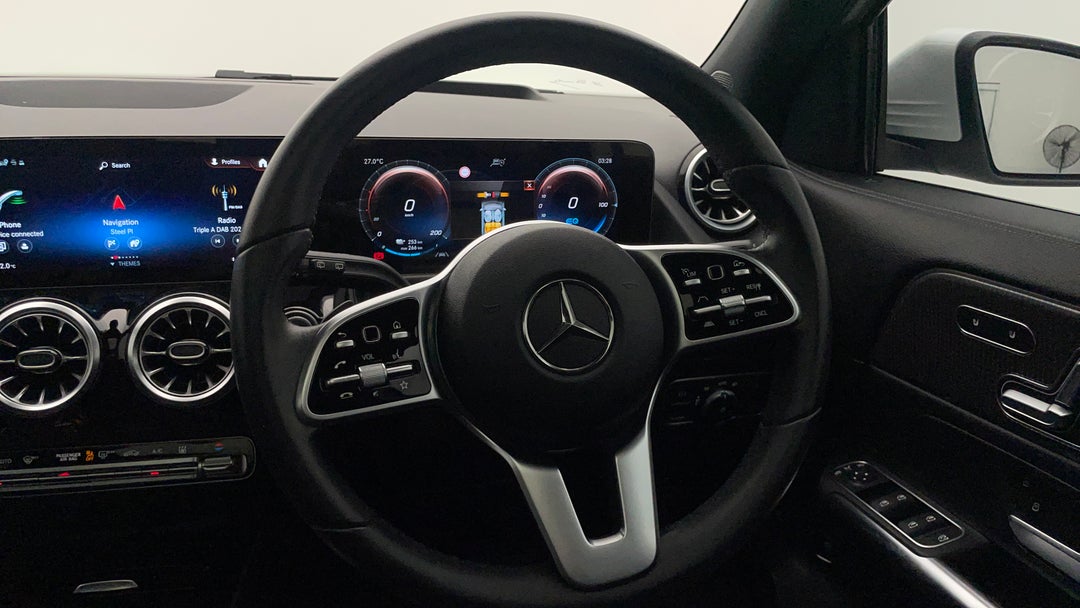 2021 Mercedes-benz Eqa 250, Automatic, 37783 km, Steering Wheel Close-up