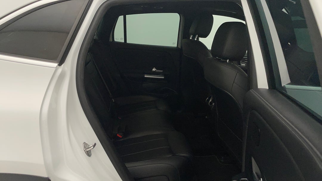 2021 Mercedes-benz Eqa 250, Automatic, 37783 km, Right Side Rear Door Cabin View