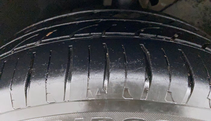 2015 Skoda Superb ELEGANCE 1.8 TSI MT, Petrol, Manual, 54,465 km, Left Front Tyre Tread