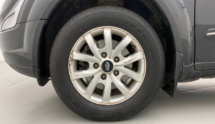 2015 Mahindra XUV500 W10 FWD, Diesel, Manual, 86,946 km, Left Front Wheel