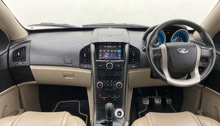 2015 Mahindra XUV500 W10 FWD, Diesel, Manual, 86,946 km, Dashboard