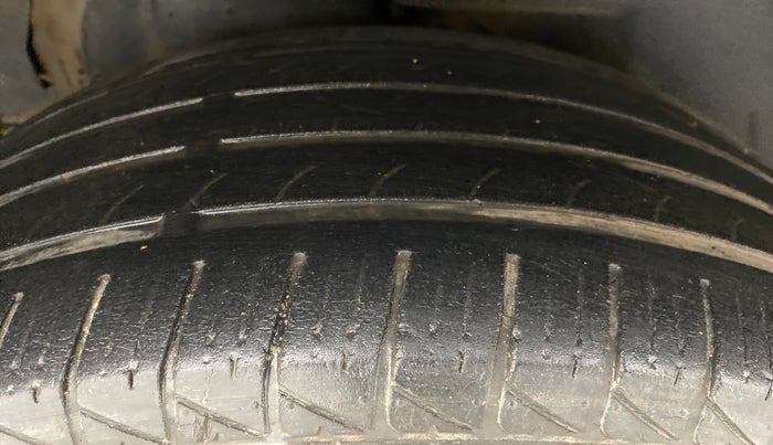 2015 Mahindra XUV500 W10 FWD, Diesel, Manual, 86,946 km, Right Rear Tyre Tread