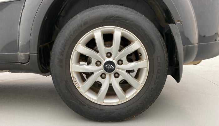 2015 Mahindra XUV500 W10 FWD, Diesel, Manual, 86,946 km, Left Rear Wheel