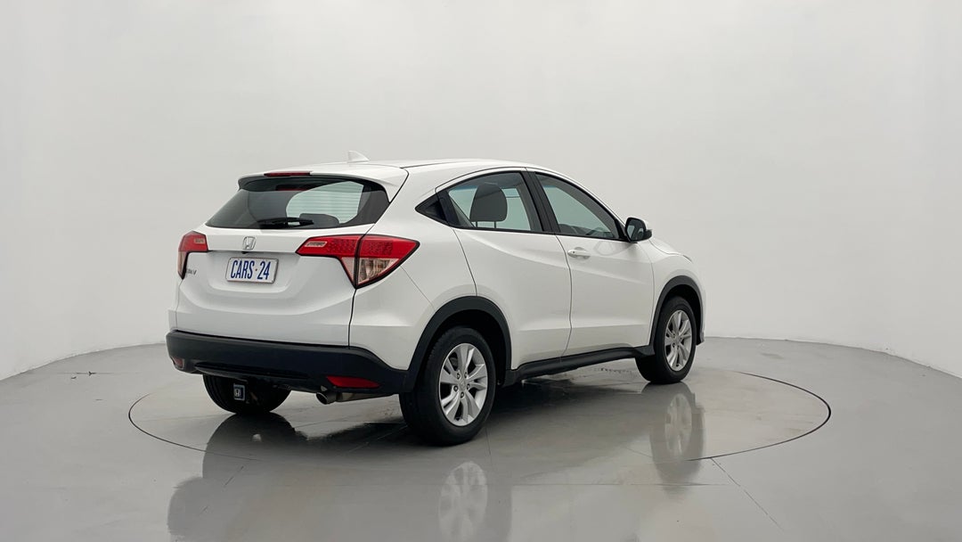 Right Back Diagonal (45- Degree) View