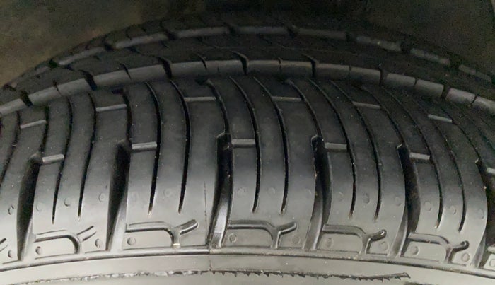 2012 Hyundai i20 SPORTZ 1.2, Petrol, Manual, 49,836 km, Right Front Tyre Tread