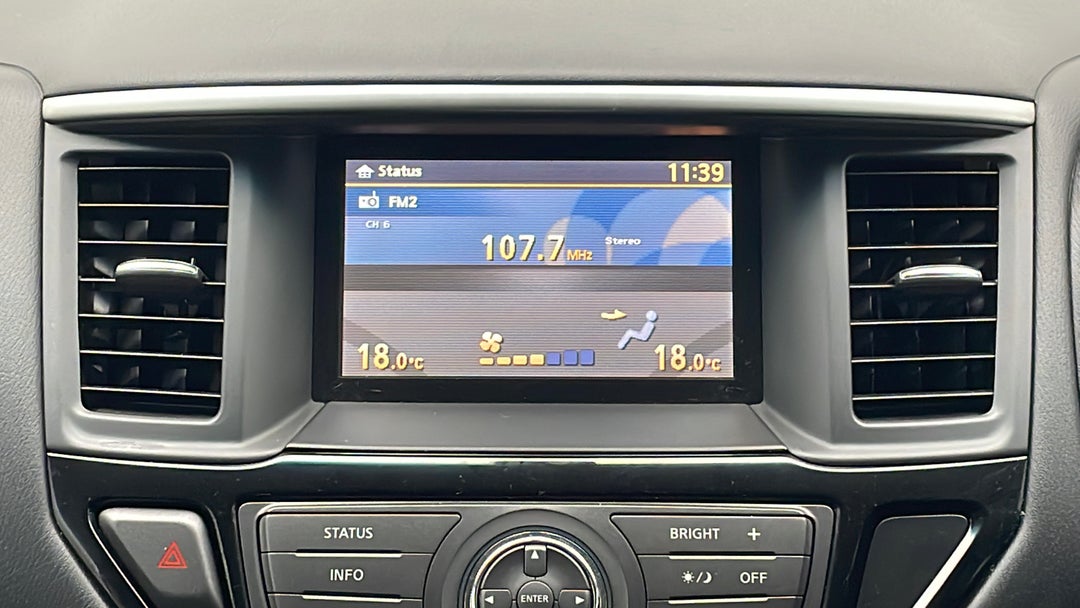 2016 Nissan Pathfinder St (4x2), Automatic, 111093 km, Infotainment System