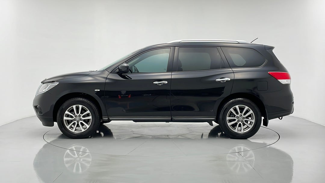 2016 Nissan Pathfinder St (4x2), Automatic, 111093 km, Left Side View