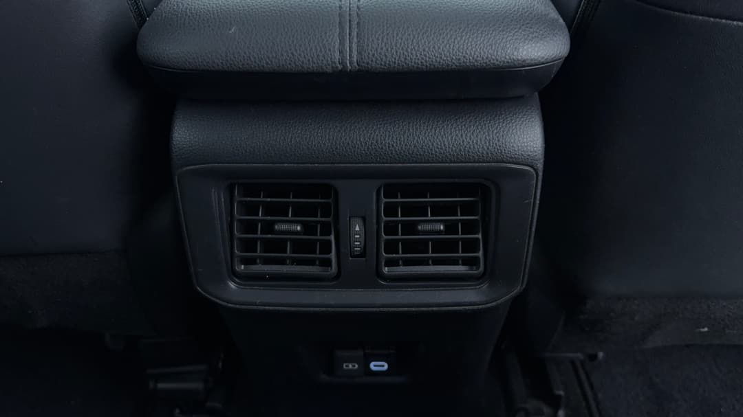 2024 Toyota RAV4 Cruiser (AWD) Hybrid, Automatic, 35088 km, Rear A/C Vent