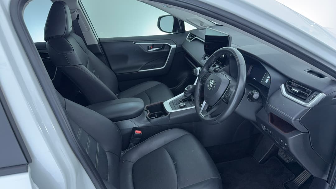 2024 Toyota RAV4 Cruiser (AWD) Hybrid, Automatic, 35088 km, Right Side Front Door Cabin View