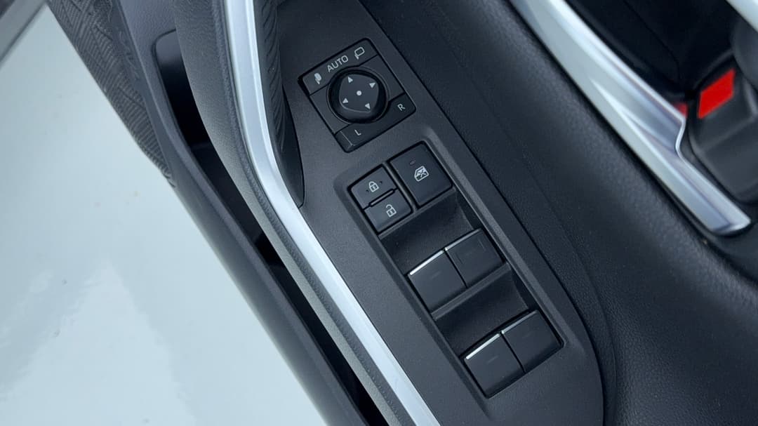 2024 Toyota RAV4 Cruiser (AWD) Hybrid, Automatic, 35088 km, Drivers Side Door Panel Controls