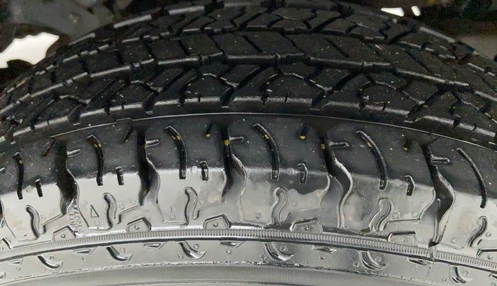 2014 Mahindra Scorpio SLE BS IV, Diesel, Manual, 45,830 km, Right Front Tyre Tread