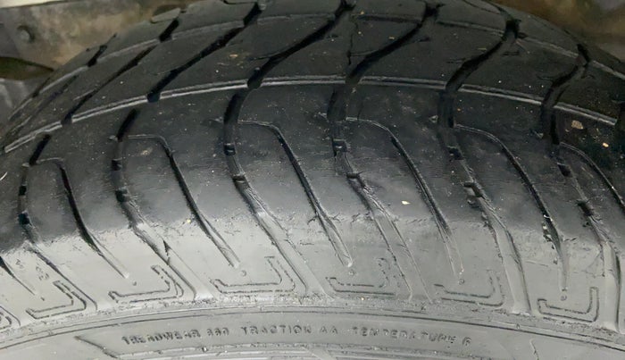2014 Mahindra Scorpio SLE BS IV, Diesel, Manual, 45,830 km, Left Rear Tyre Tread