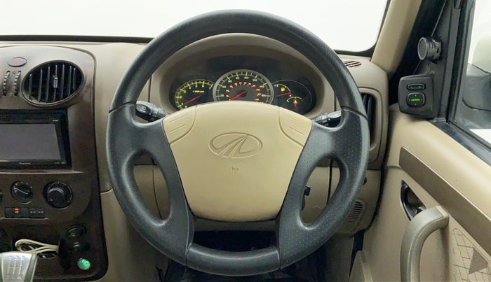 2014 Mahindra Scorpio SLE BS IV, Diesel, Manual, 45,830 km, Steering Wheel Close Up