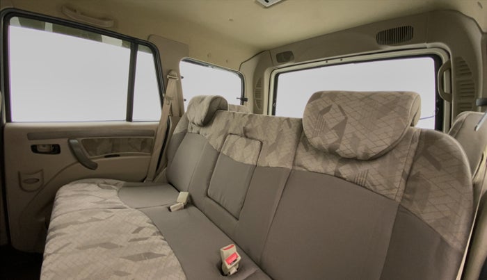 2014 Mahindra Scorpio SLE BS IV, Diesel, Manual, 45,830 km, Right Side Rear Door Cabin