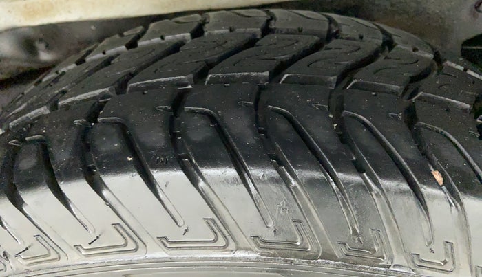 2014 Mahindra Scorpio SLE BS IV, Diesel, Manual, 45,830 km, Right Rear Tyre Tread